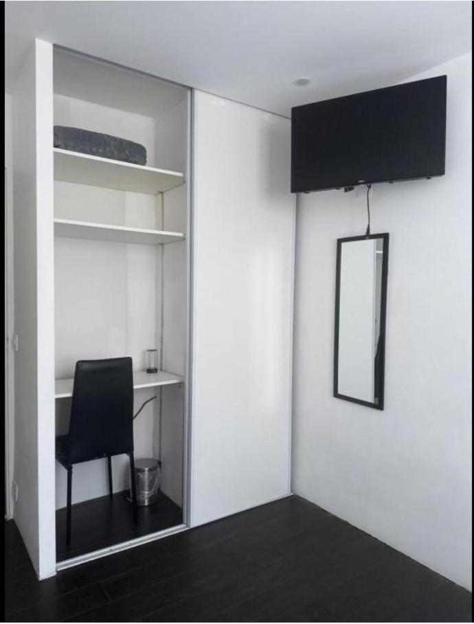 Alloggio in famiglia Location De Proche De Toute Commodites A 1 Minute Du Tramway Et A 9 Min De Centre Et Parking Gratuit Dans Privee Nizza